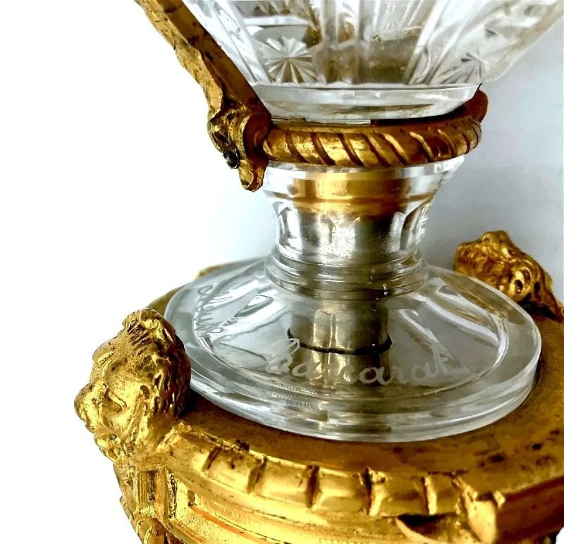 Rare ! Flacon de parfum à double anse en bronze signé du musée Baccarat-photo-4