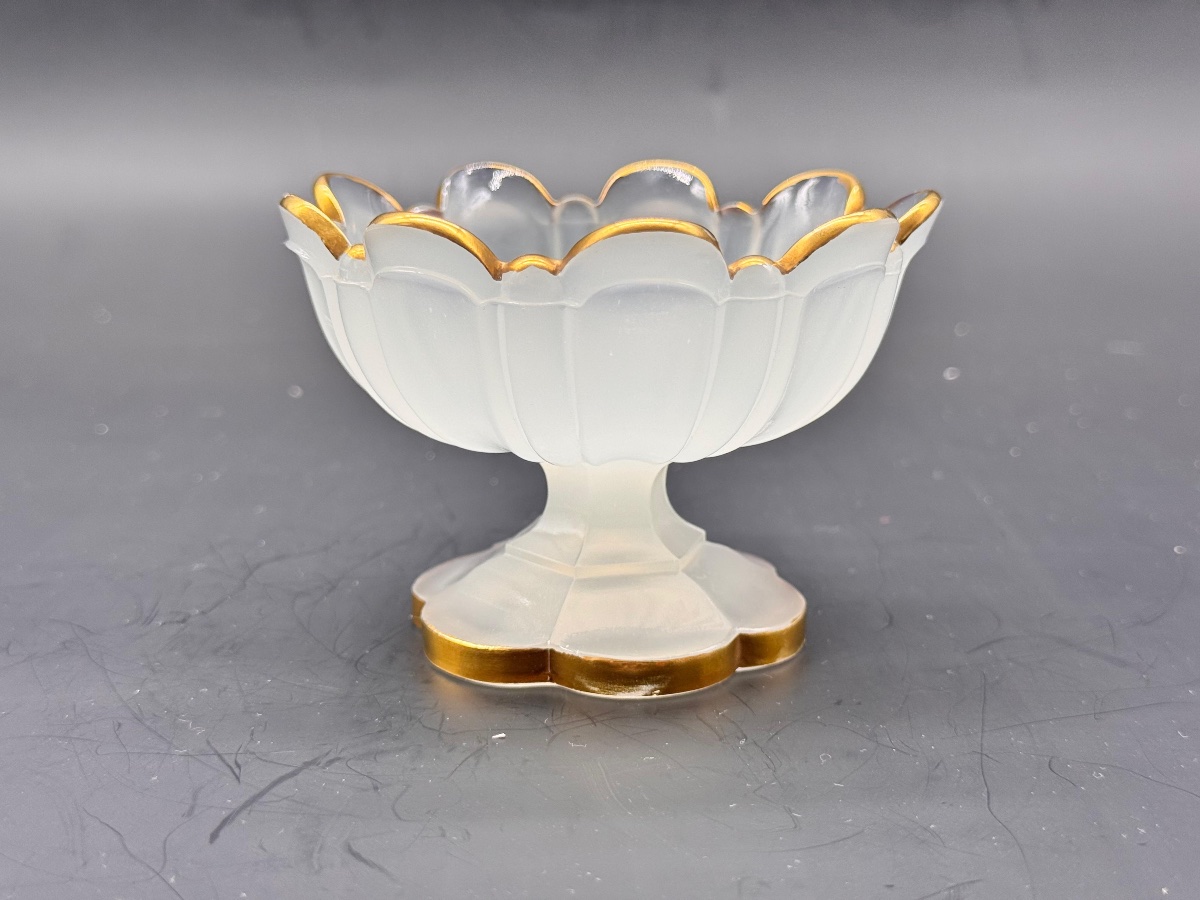 Antique French White Opaline Glass Bonbon Dish -photo-5