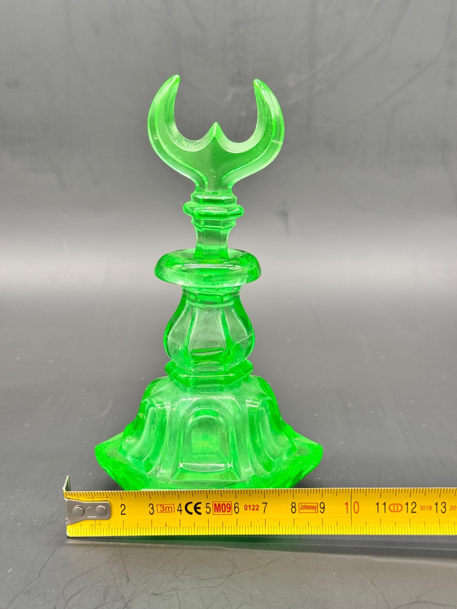 Flacon à parfum ancien en Ouraline de Bohême.-photo-3