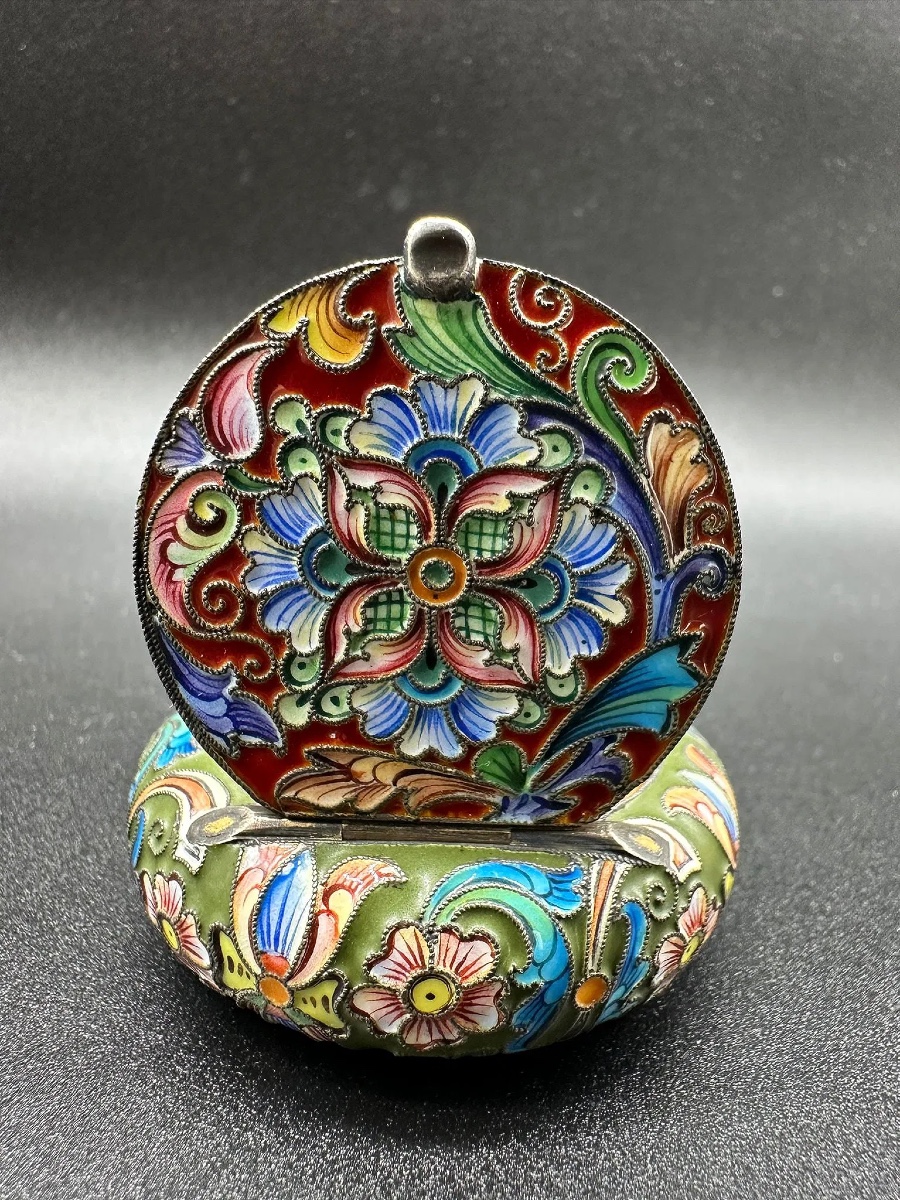 Feodor Rückert For Fabergé Silver Gilt Shaded Enamel Snuff Box