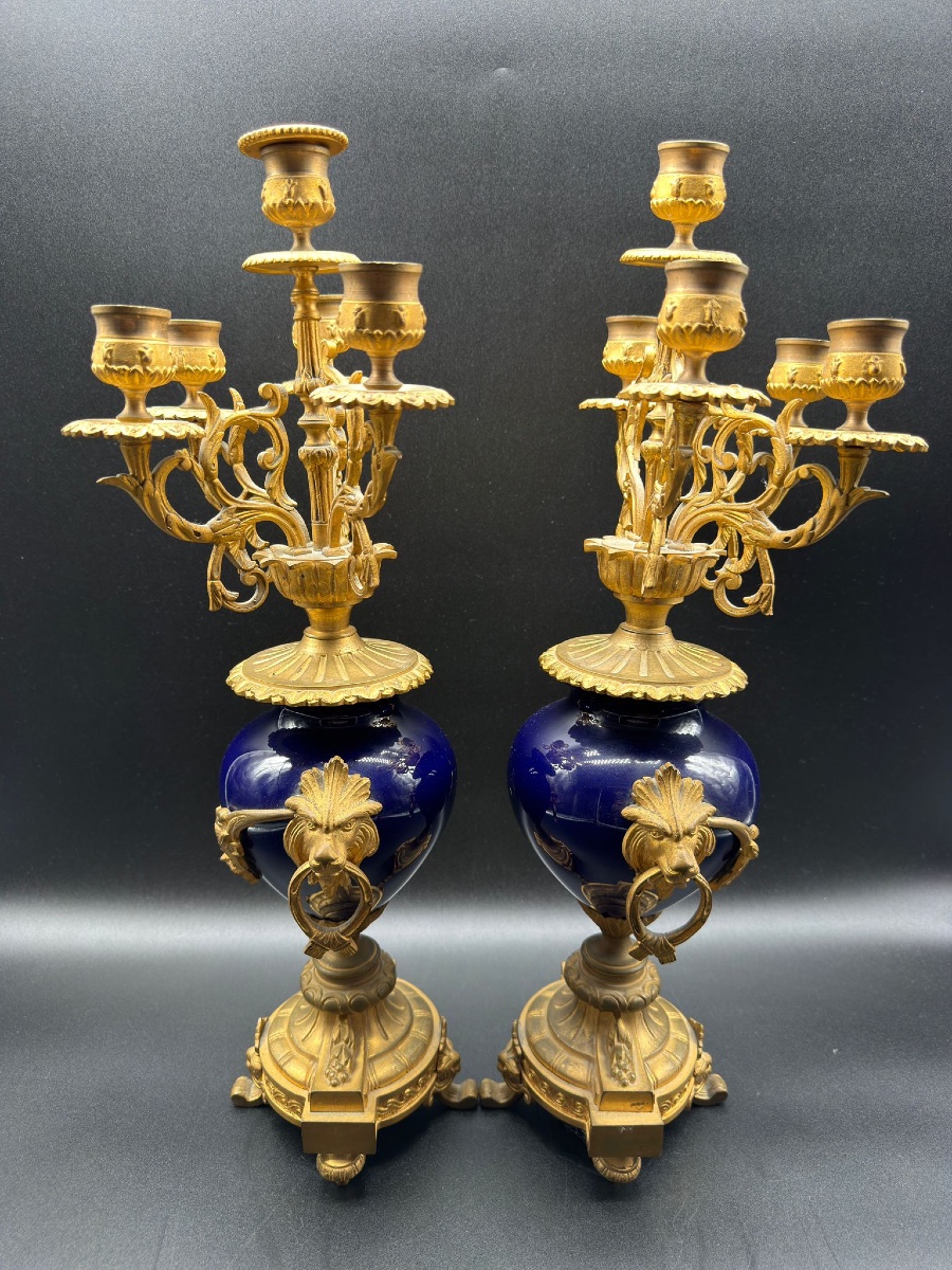 PAIRE DE CANDÉLABRES EN BRONZE DORÉ ET PORCELAINE DE SÈVRES, FRANCE, XIXe SIÈCLE-photo-2