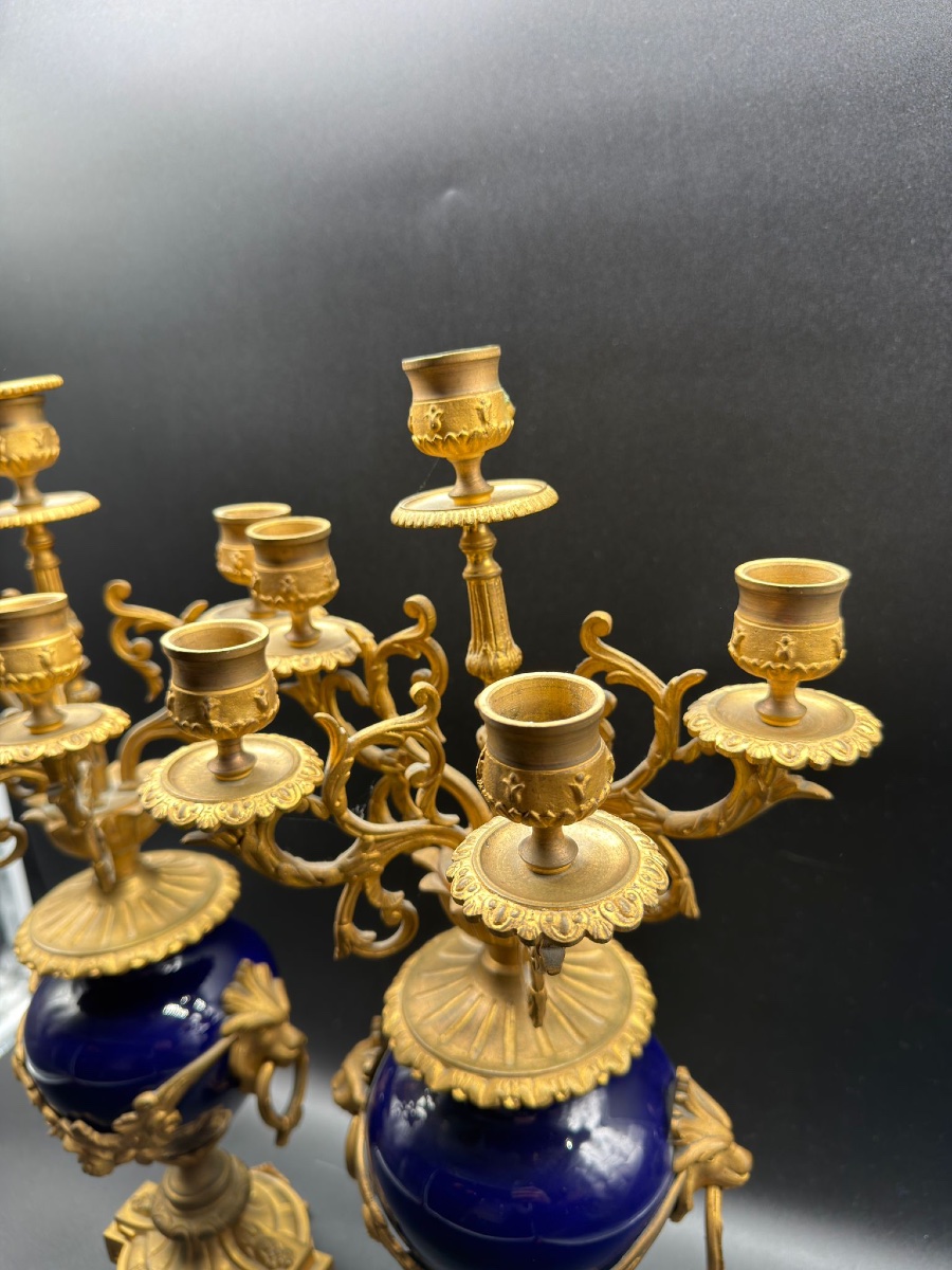 PAIRE DE CANDÉLABRES EN BRONZE DORÉ ET PORCELAINE DE SÈVRES, FRANCE, XIXe SIÈCLE-photo-5