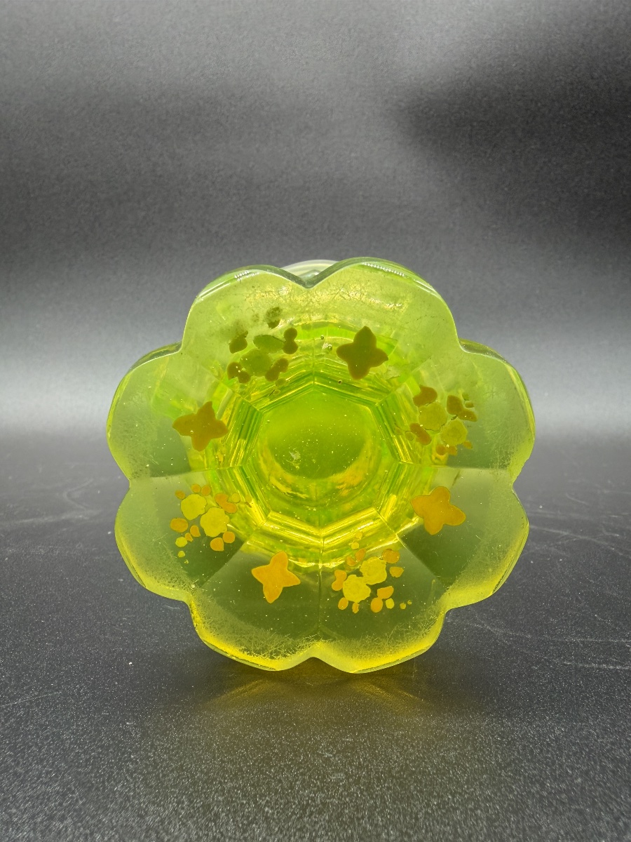 Vase en verre Ouraline  de Bohême du XIXe siècle-photo-5