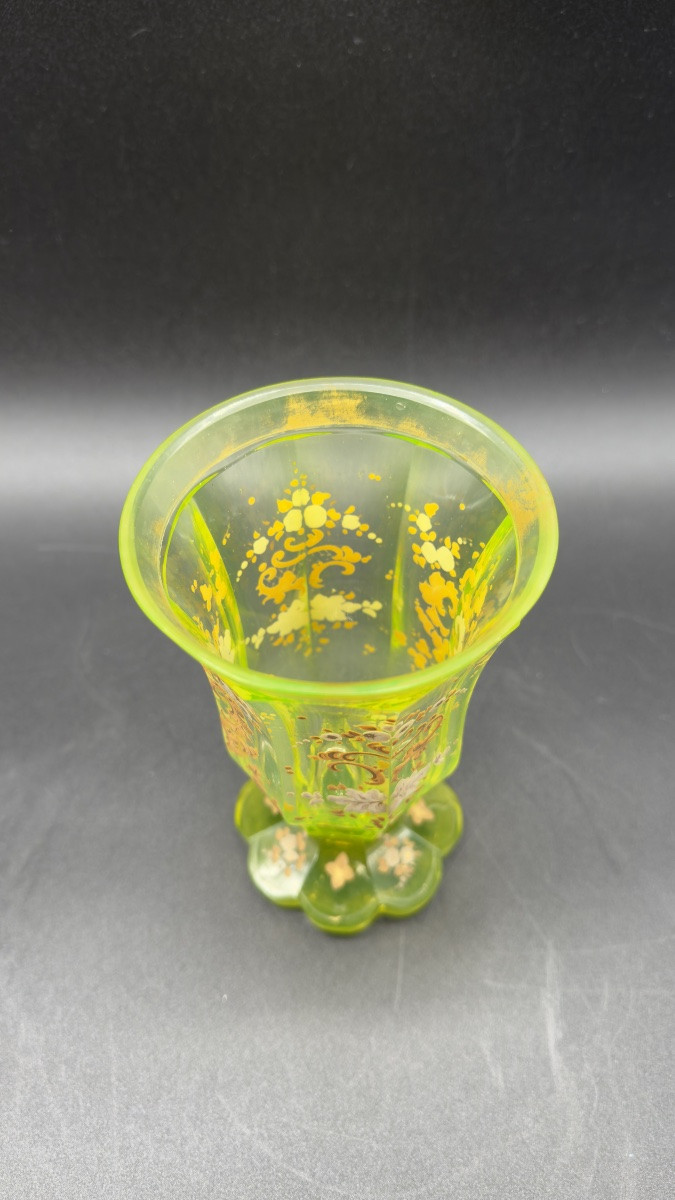 Vase en verre Ouraline  de Bohême du XIXe siècle-photo-7