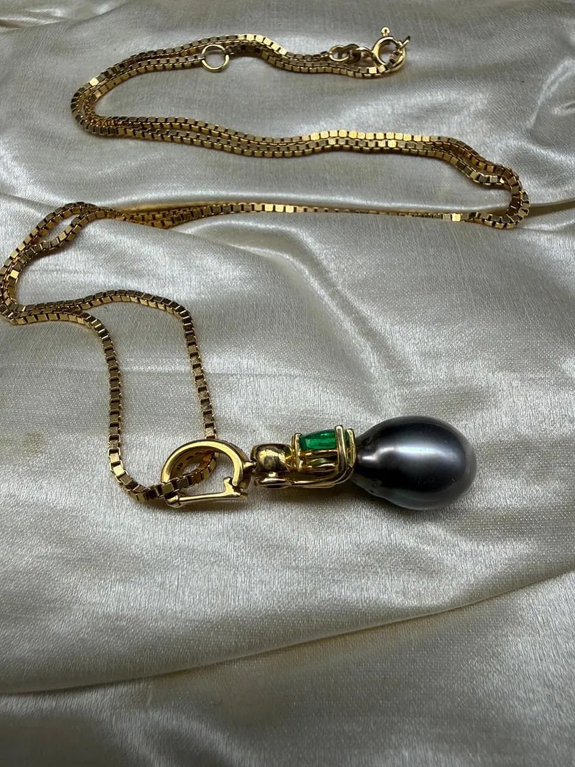 Black Pearl With Emeralds Pendant 18k Gold With Gold Chain-photo-8