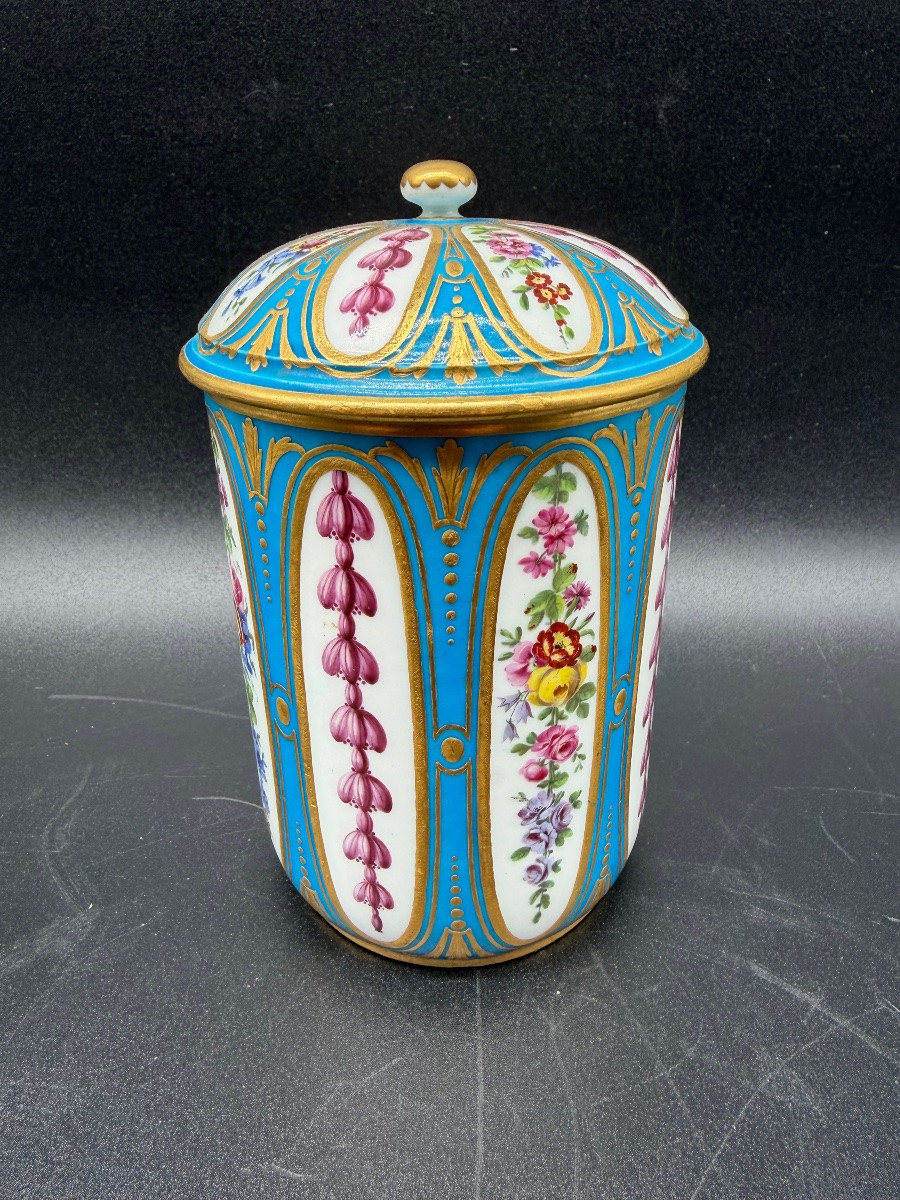 A Sèvres Bleu-célèste-ground Tobacco Jar And Cover, Circa 1768-photo-6