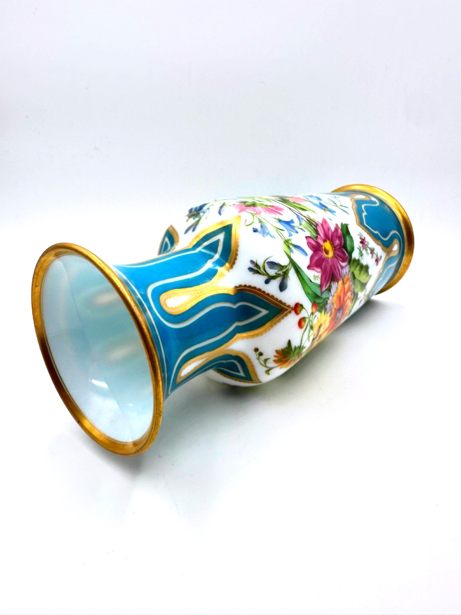 19century French Opaline Glass Vase Hand Painted By Jean Francois Robert-photo-3