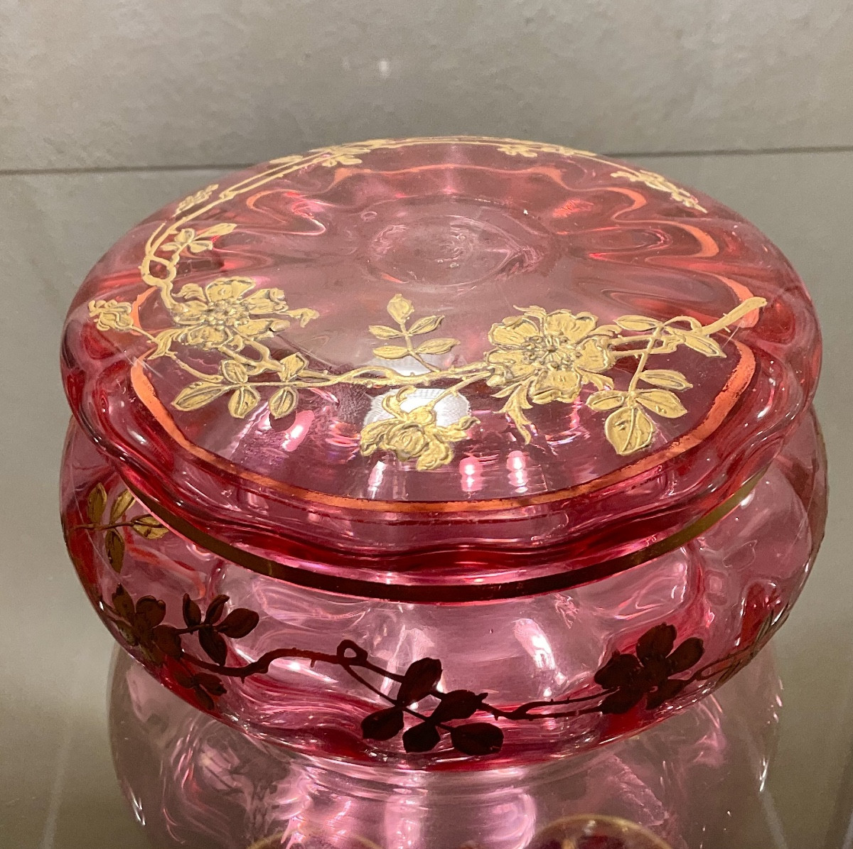 Boîte décorative en verre Baccarat et or, XIXe siècle