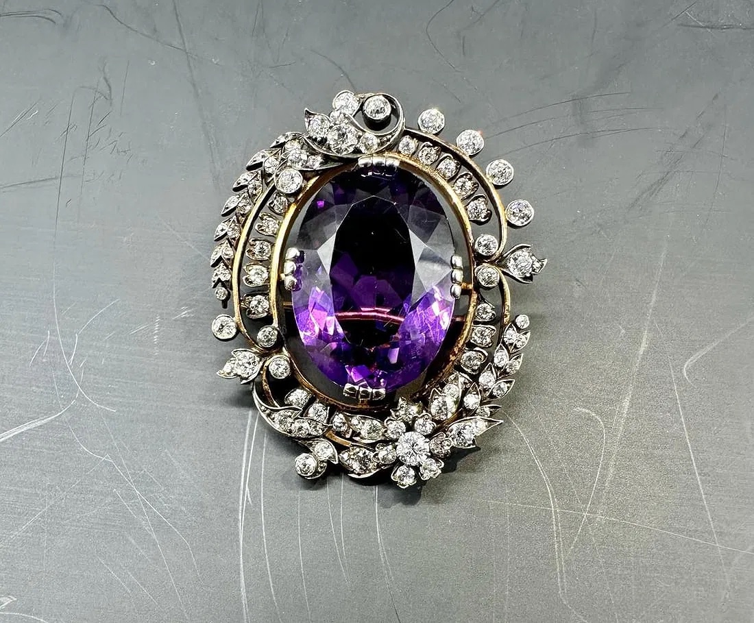 Victorian Large Gold Brooch With Large Amethyst And Diamonds-photo-4