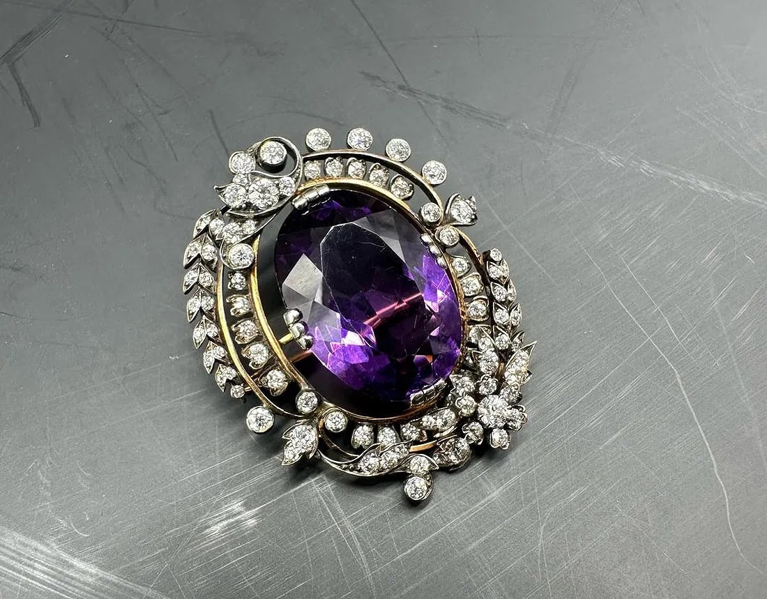 Victorian Large Gold Brooch With Large Amethyst And Diamonds-photo-6