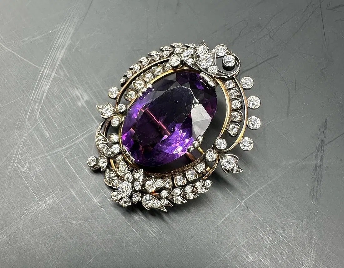 Victorian Large Gold Brooch With Large Amethyst And Diamonds-photo-7