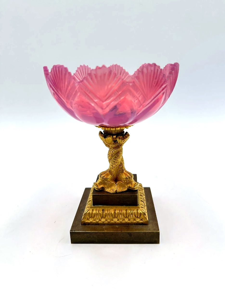 Antique Opaline Tazza Gorge De Pigeon Opaline. Charles X