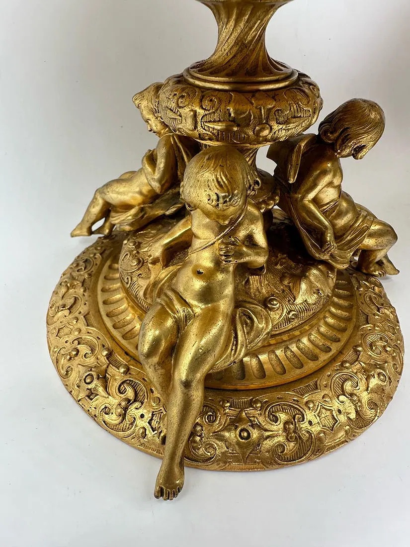 XIXe siècle Paire de tazza en bronze doré de style gothique-photo-2