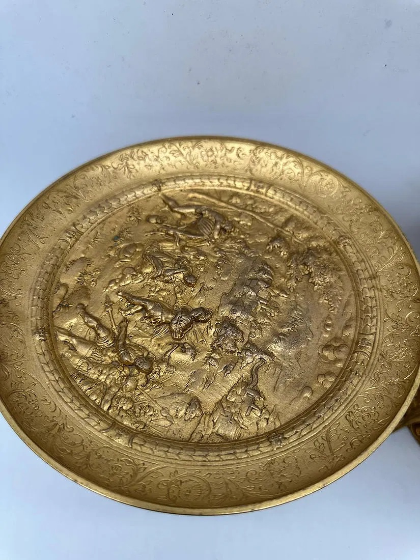 XIXe siècle Paire de tazza en bronze doré de style gothique-photo-5