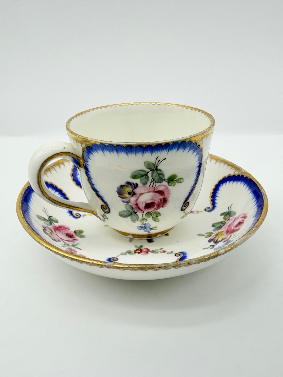 A Sèvres Feuilles De Choux Cup And Saucer-photo-3