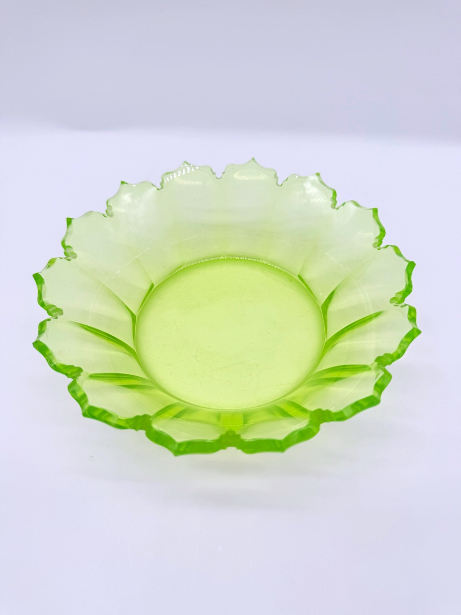 Antique Uranium Glass Fruit Bowl -photo-3