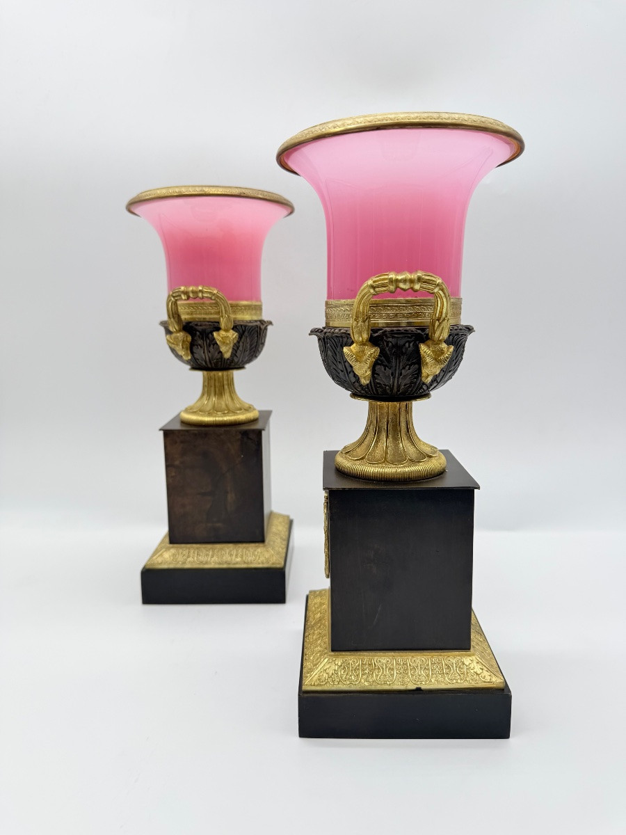 Paire de vase Médicis en opaline gorge de pigeon et bronze doré et patin-photo-2