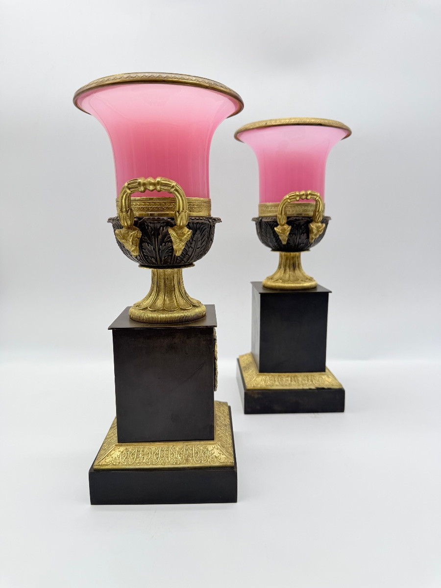 Paire de vase Médicis en opaline gorge de pigeon et bronze doré et patin-photo-3