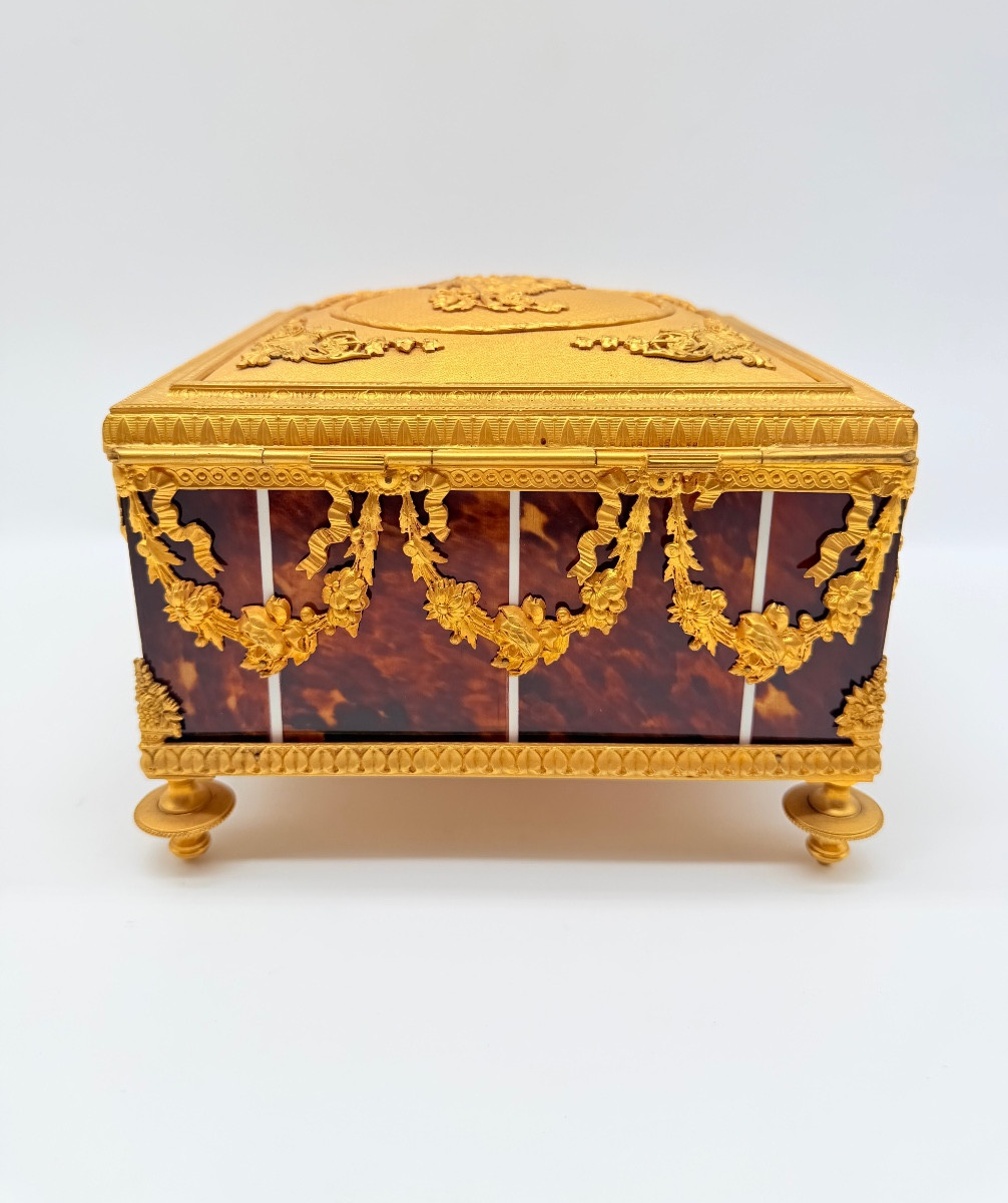 Grande boîte en bronze et écaille de tortue datant de l'époque napoléonienne