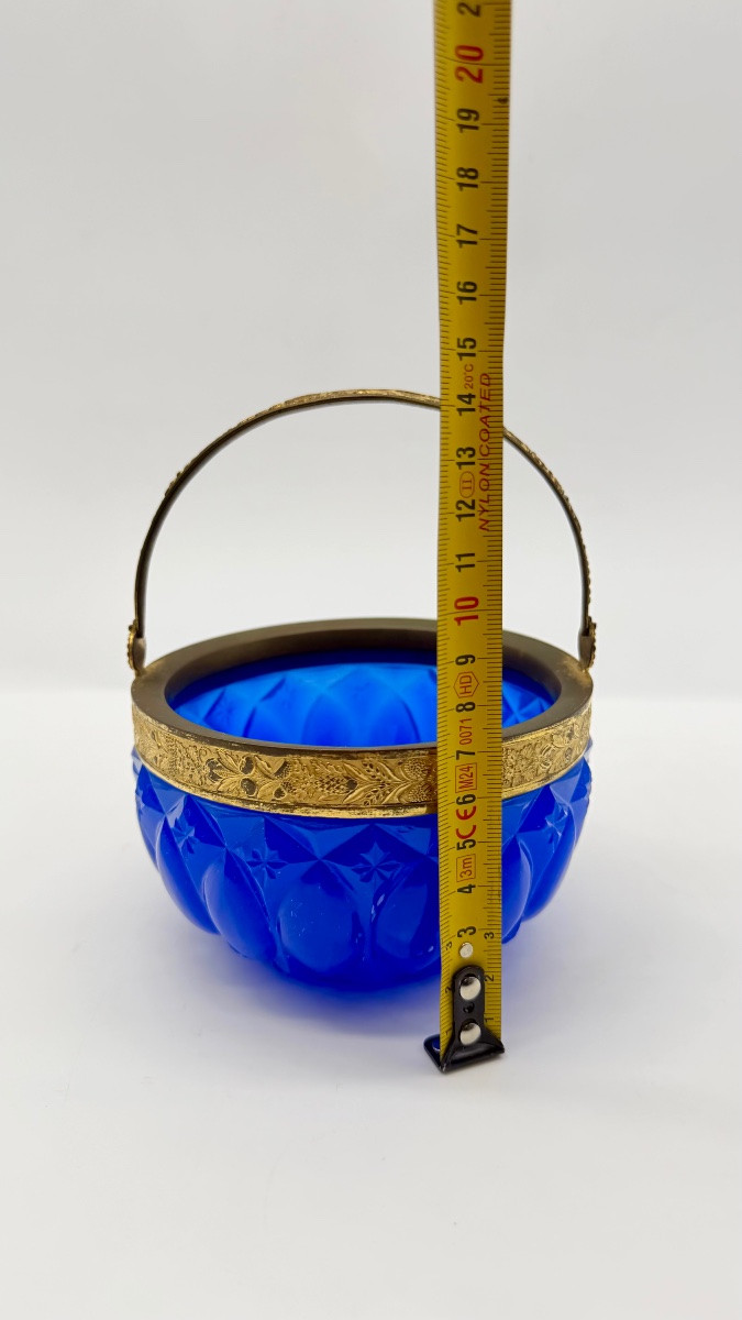 Antique French Opaline Glass Basket Shape Sweet Bowl With Bronze Doré Mounted And Handle-photo-1