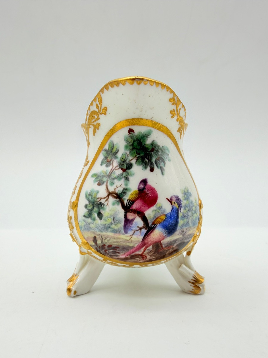 Pot à lait en porcelaine de Vincennes décoré d'oiseaux exotiques.-photo-6
