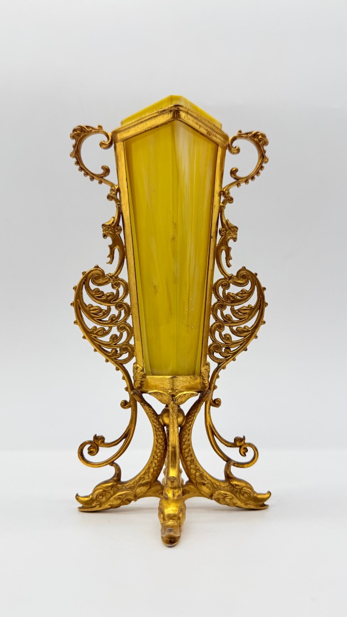 Art Nouveau Verre opaline en  jaune, orné d'un décor en relief en bronze doré  -photo-6