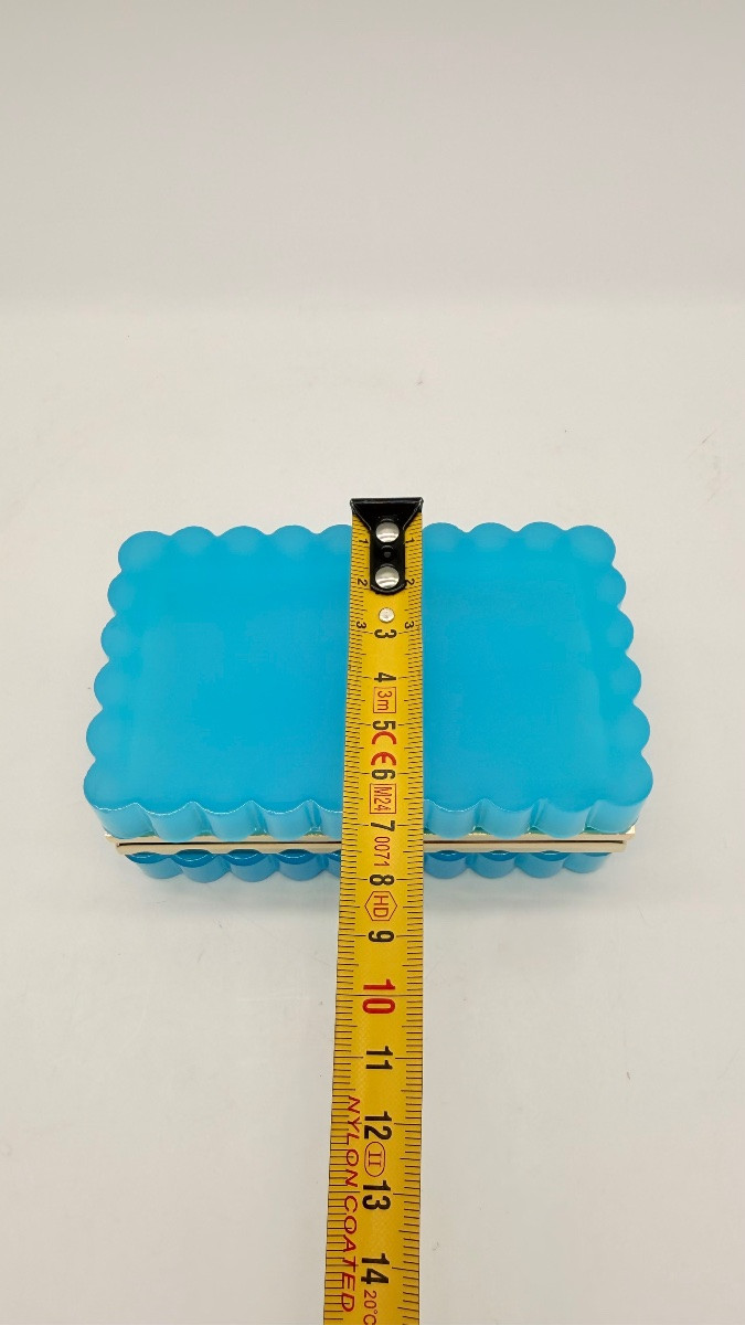 Boîte rectangulaire en verre opaline avec monture en bronze doré  -photo-3