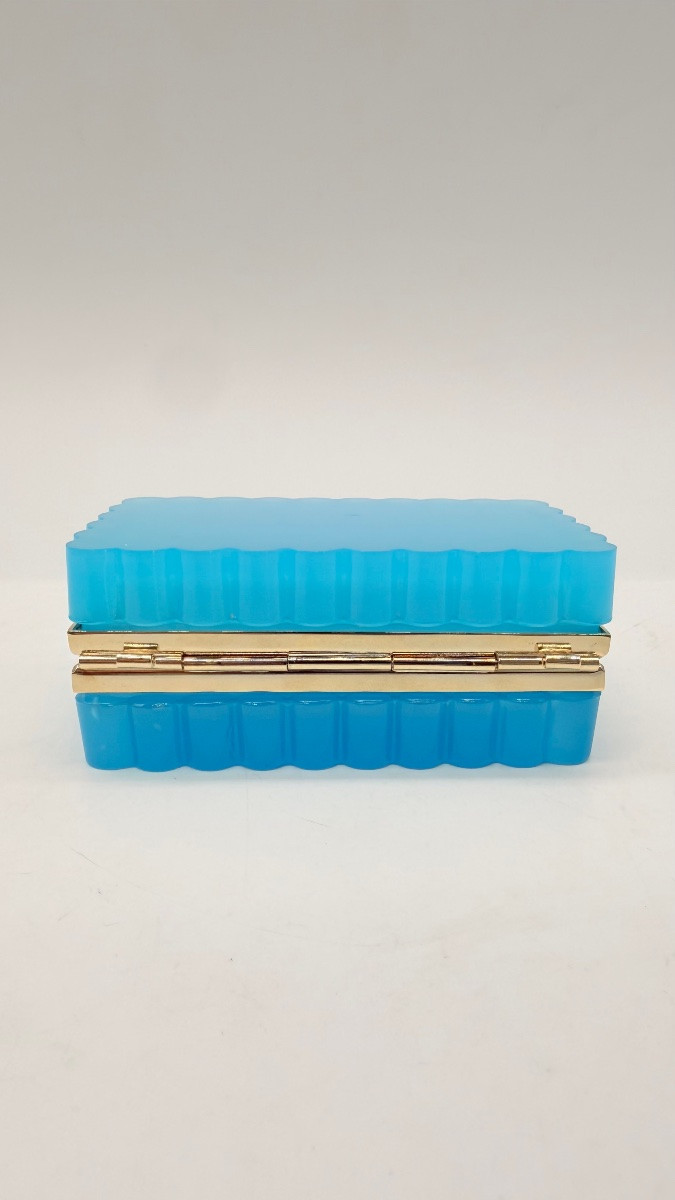 Boîte rectangulaire en verre opaline avec monture en bronze doré  -photo-6