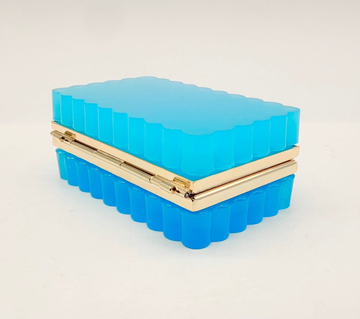 Boîte rectangulaire en verre opaline avec monture en bronze doré  -photo-8