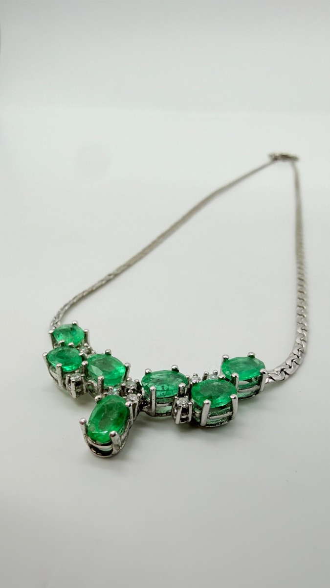 COLLIER EN OR BLANC AVEC ÉMERAUDES ET DIAMANTS,585-photo-2