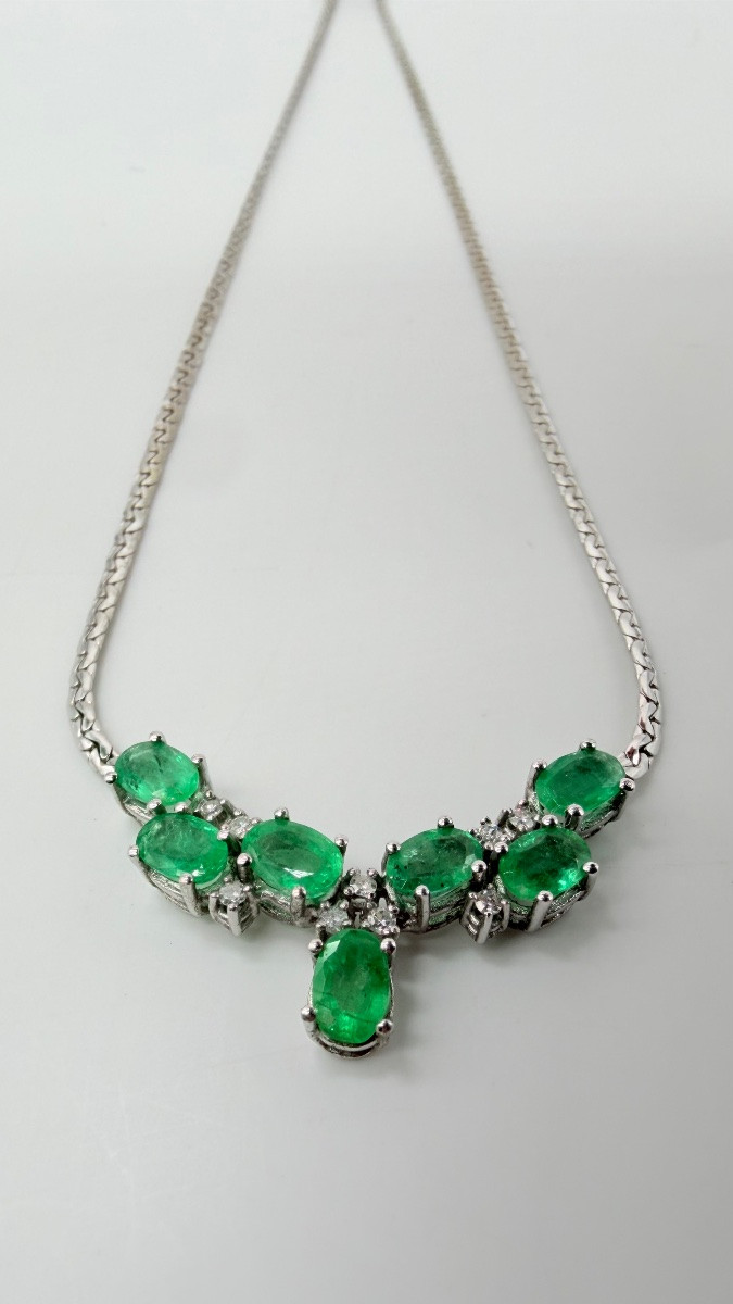 COLLIER EN OR BLANC AVEC ÉMERAUDES ET DIAMANTS,585-photo-4