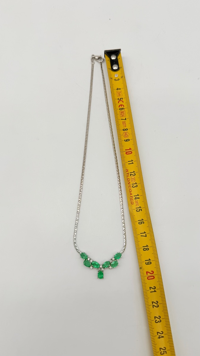 COLLIER EN OR BLANC AVEC ÉMERAUDES ET DIAMANTS,585-photo-1