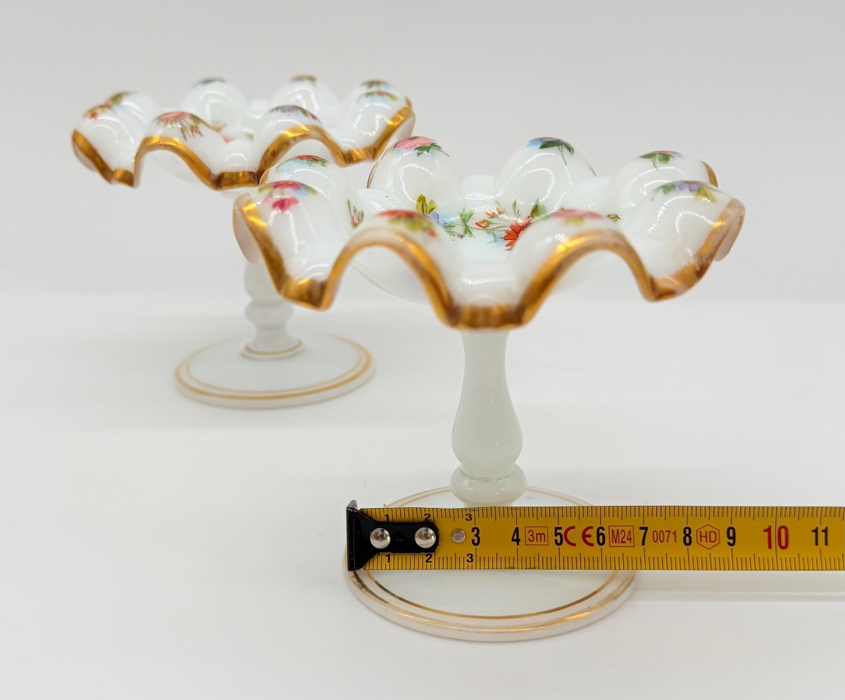 Paire de tasses en verre opaline ornées de fleurs peintes,XIXeme-photo-4