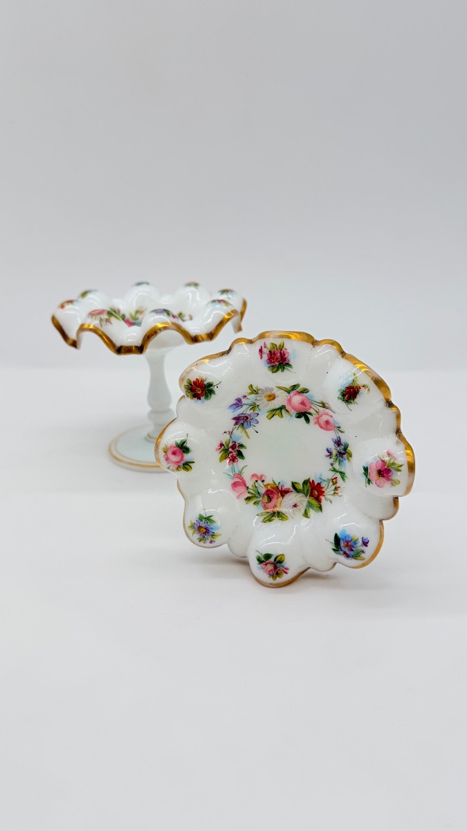 Paire de tasses en verre opaline ornées de fleurs peintes,XIXeme-photo-6