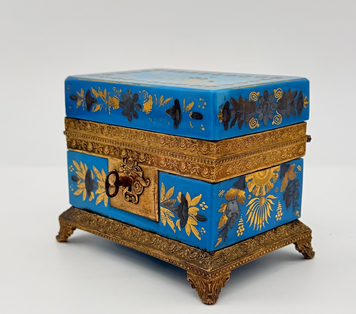 Coffret en Opaline  bleu turquoise peint à l'or,époque Charles X, J.B.Desvignes -photo-2