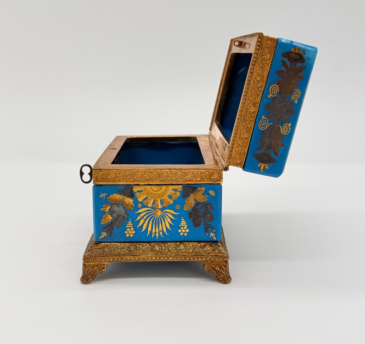 Coffret en Opaline  bleu turquoise peint à l'or,époque Charles X, J.B.Desvignes -photo-7