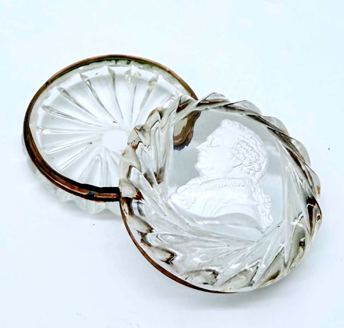 Baccarat Glass  Box Depicting De Beaumarchais, Charles X Period -photo-3
