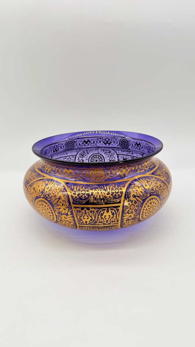 Grand bol de table en verre Moser, couleur améthyste foncée avec des motifs dorés -photo-3