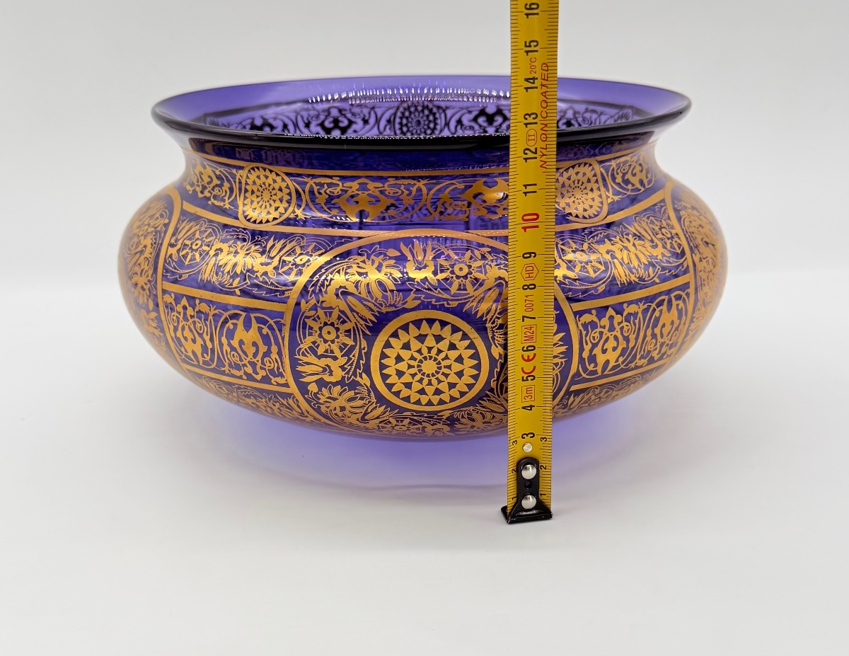 Grand bol de table en verre Moser, couleur améthyste foncée avec des motifs dorés -photo-4
