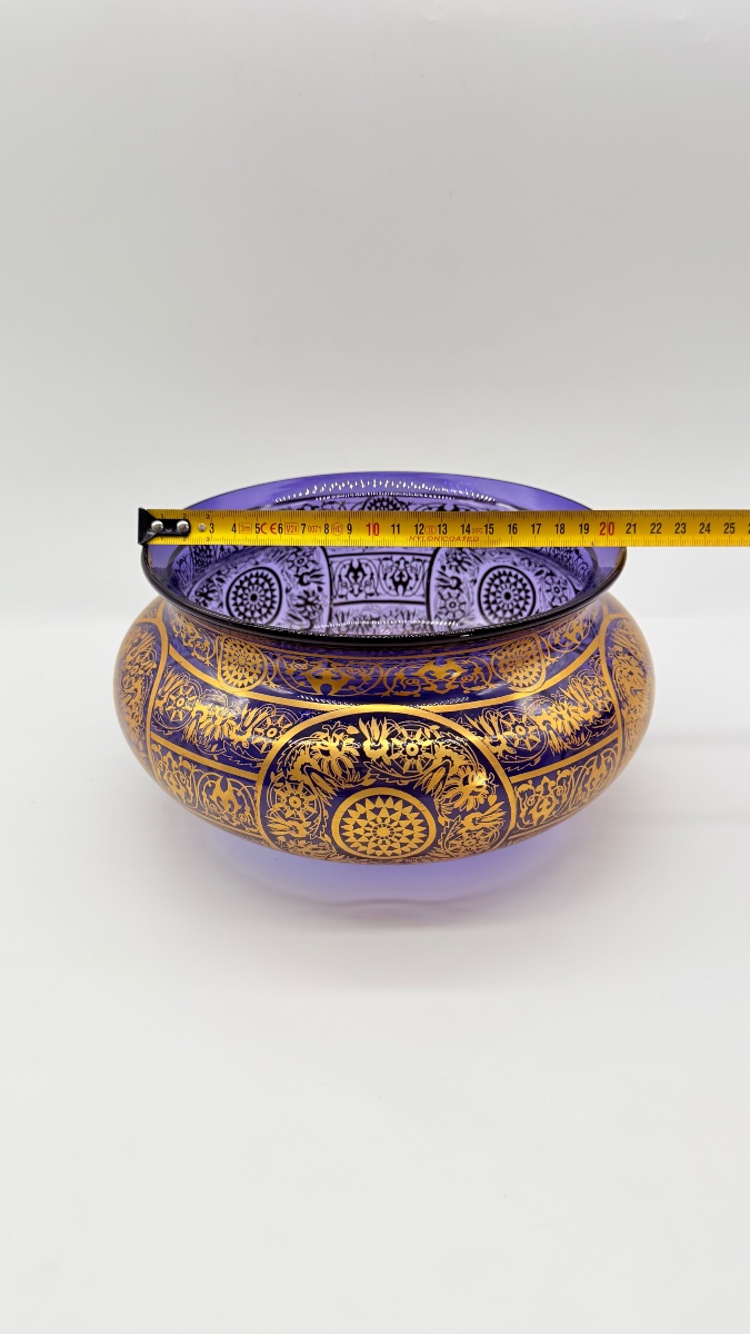 Grand bol de table en verre Moser, couleur améthyste foncée avec des motifs dorés -photo-7