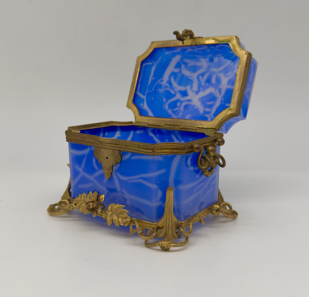 Coffret en opaline bleue française monture en bronze doré,XIXeme-photo-3