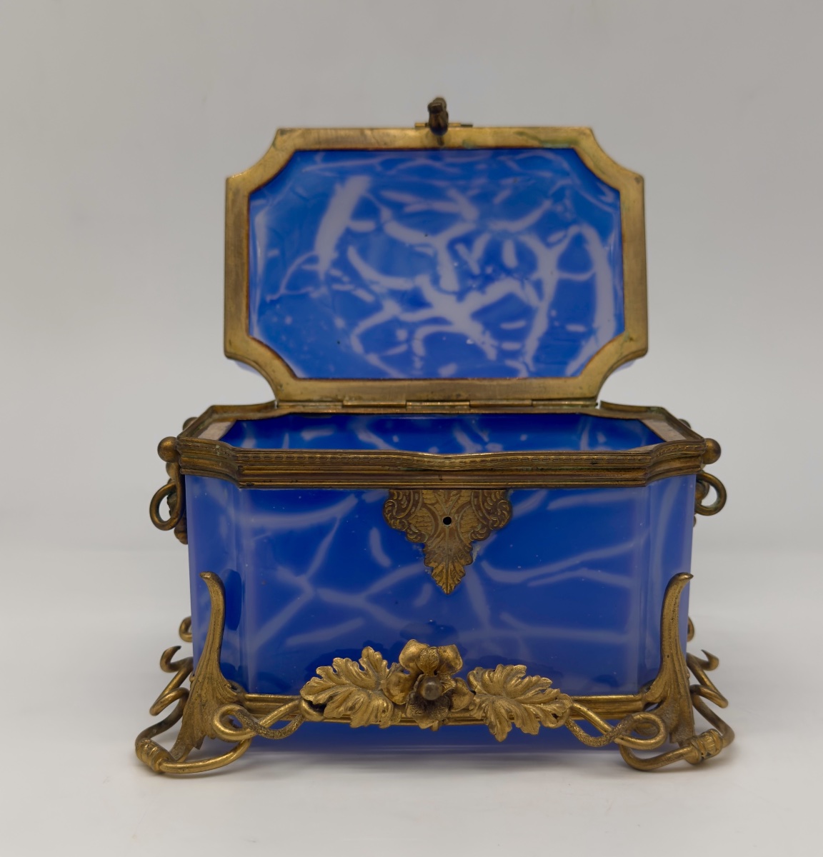 Coffret en opaline bleue française monture en bronze doré,XIXeme-photo-6