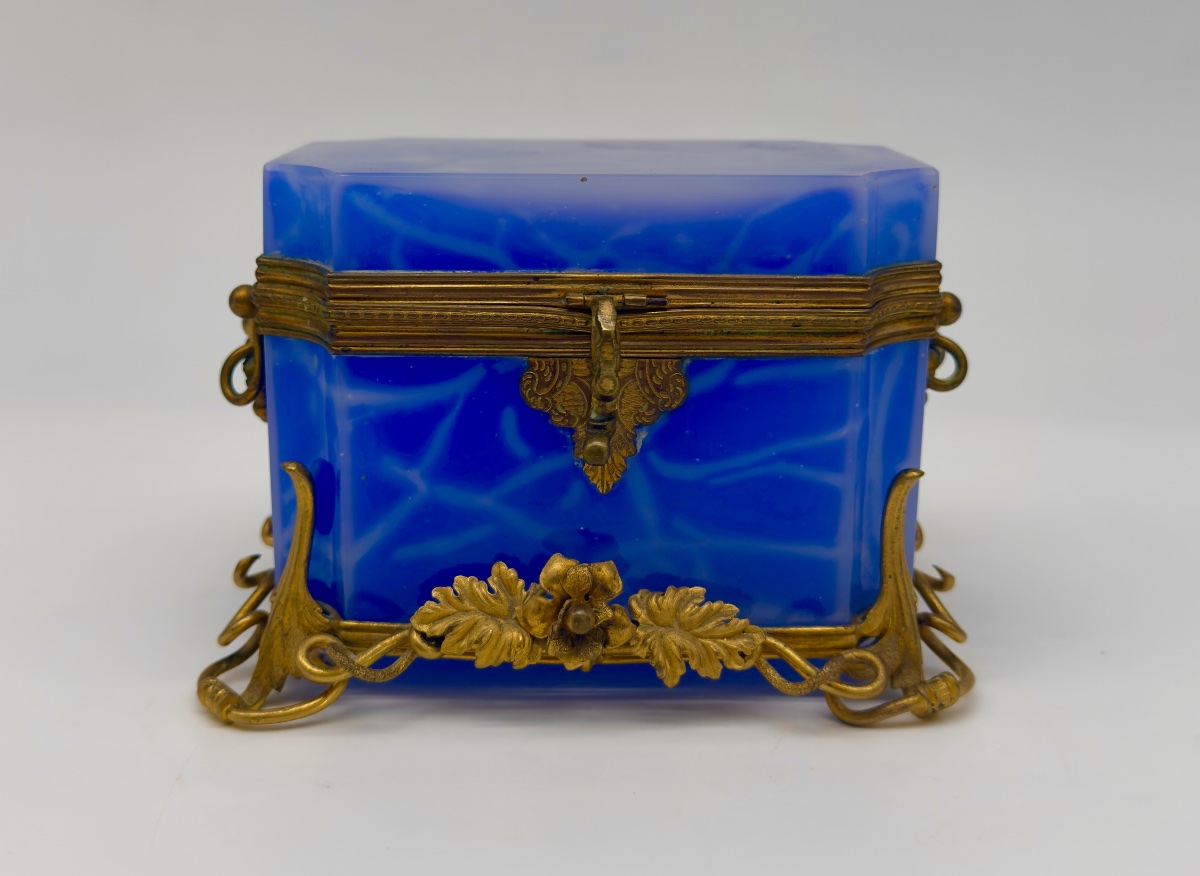 Coffret en opaline bleue française monture en bronze doré,XIXeme
