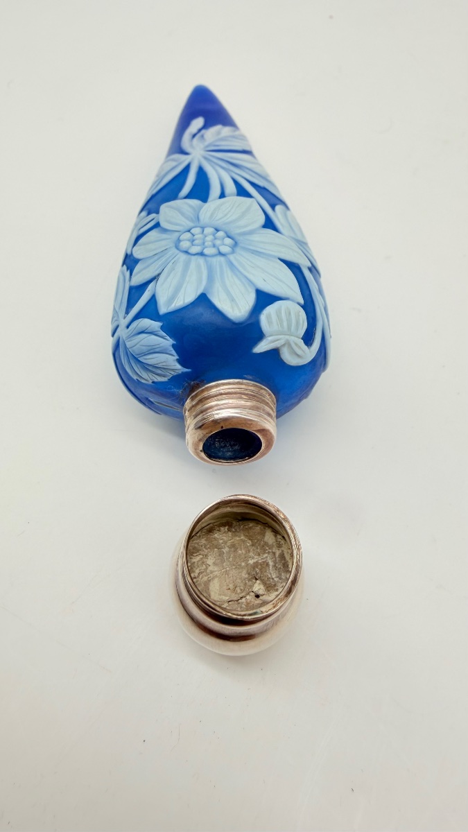 Cameo Glass Perfume Bottle Stourbridge, Thomas Webb-photo-3