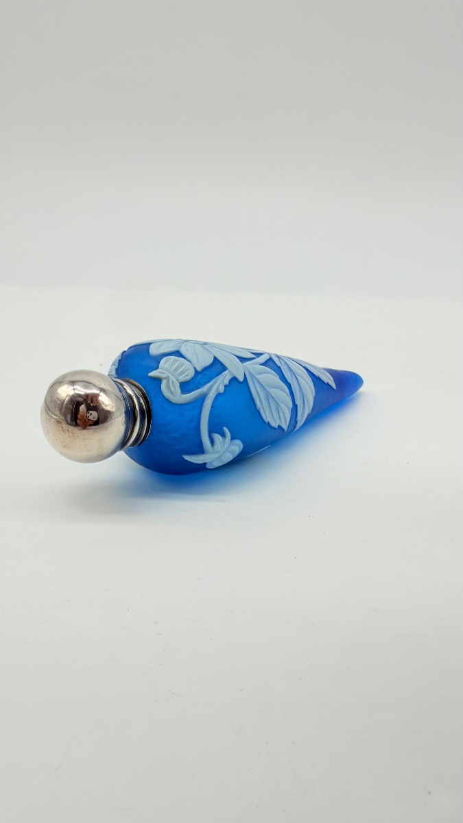 Cameo Glass Perfume Bottle Stourbridge, Thomas Webb-photo-1