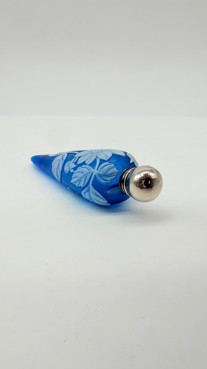 Cameo Glass Perfume Bottle Stourbridge, Thomas Webb-photo-2