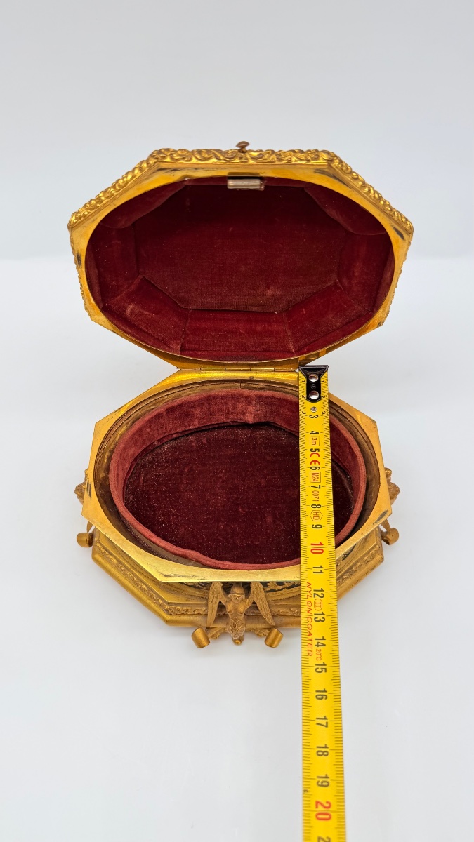 Coffret en bronze de Tahan orné de nacre sur le dessus.-photo-4