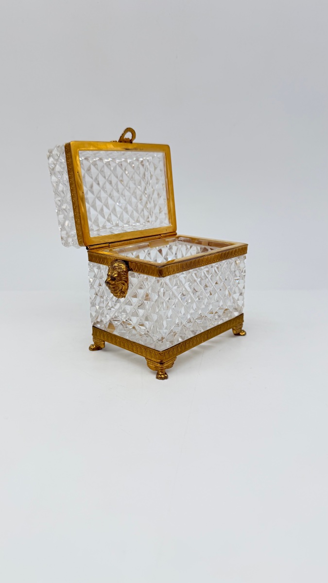 Antique Baccarat Crystal Box With A Bow-shaped Clasp-photo-2