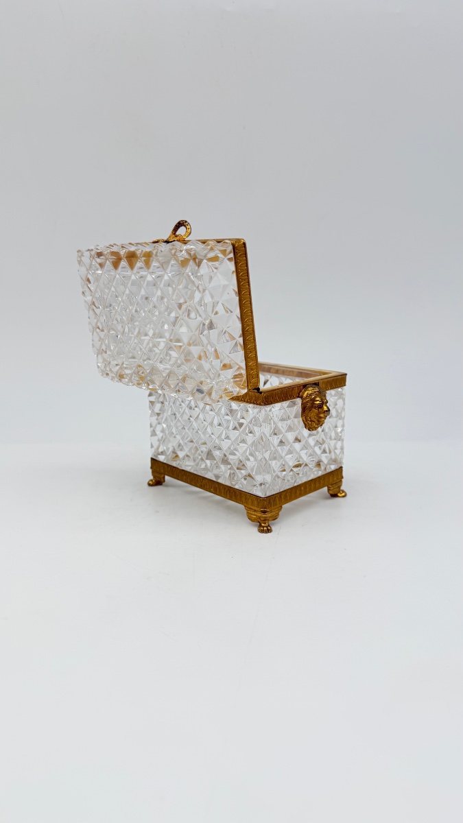 Antique Baccarat Crystal Box With A Bow-shaped Clasp-photo-3