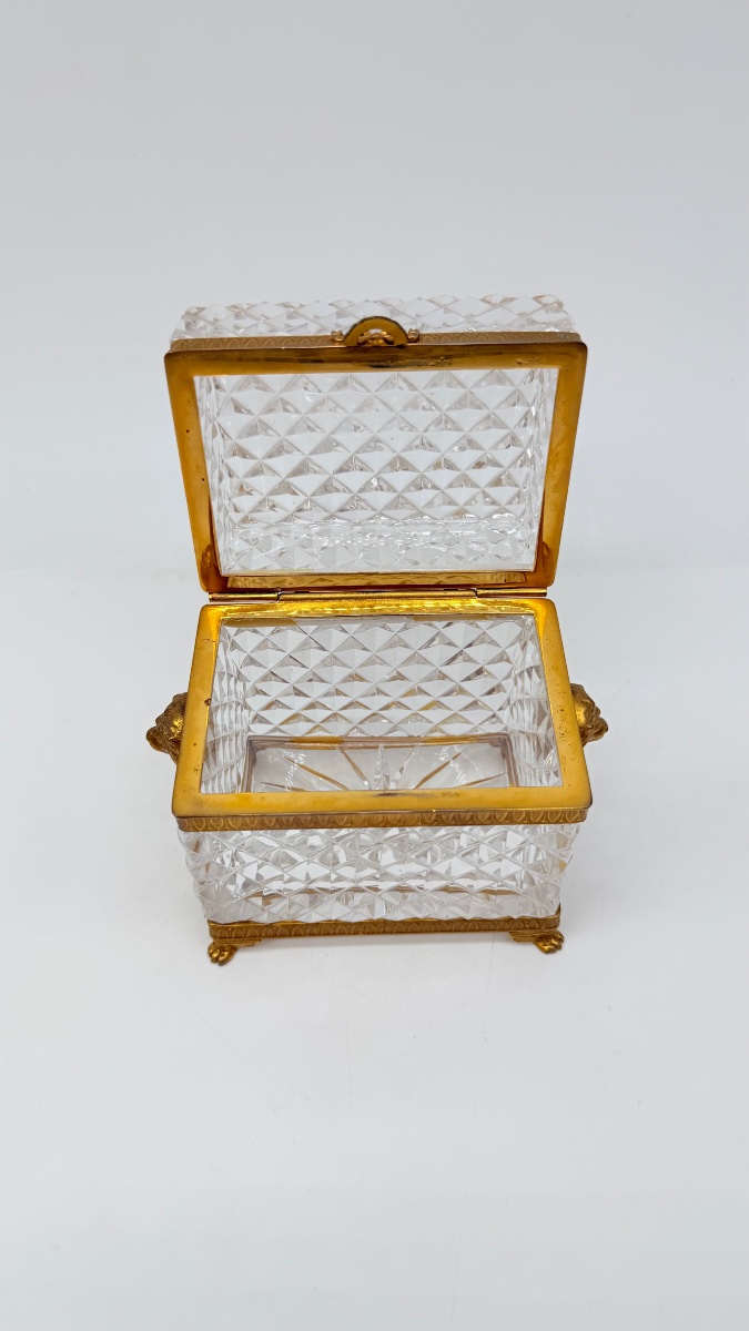 Antique Baccarat Crystal Box With A Bow-shaped Clasp-photo-2